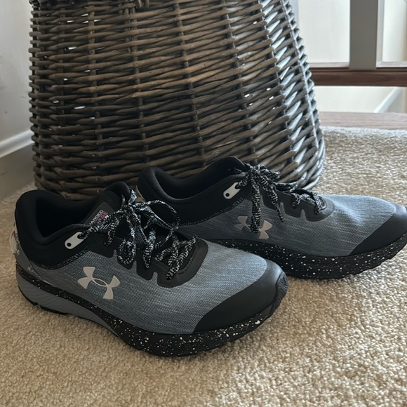 Under Armour Women's Sneakers Size 9 - Picture 1 of 5